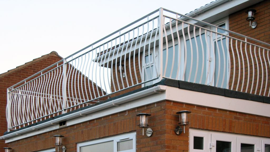 Balkon rækværk model BK-34 fra Smith & Co.