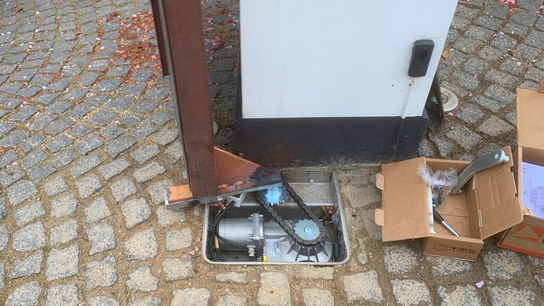 Svingport automatik fra Smith & Co