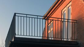 Balkon rækværk model BK-52 fra Smith & Co.