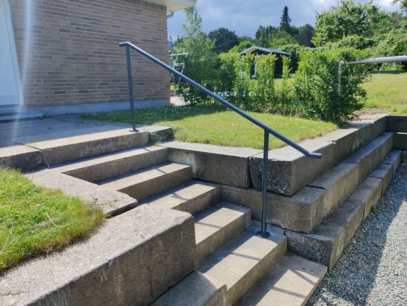 smedejerns håndliste model HL-4, gelænder til væg elller på stolper