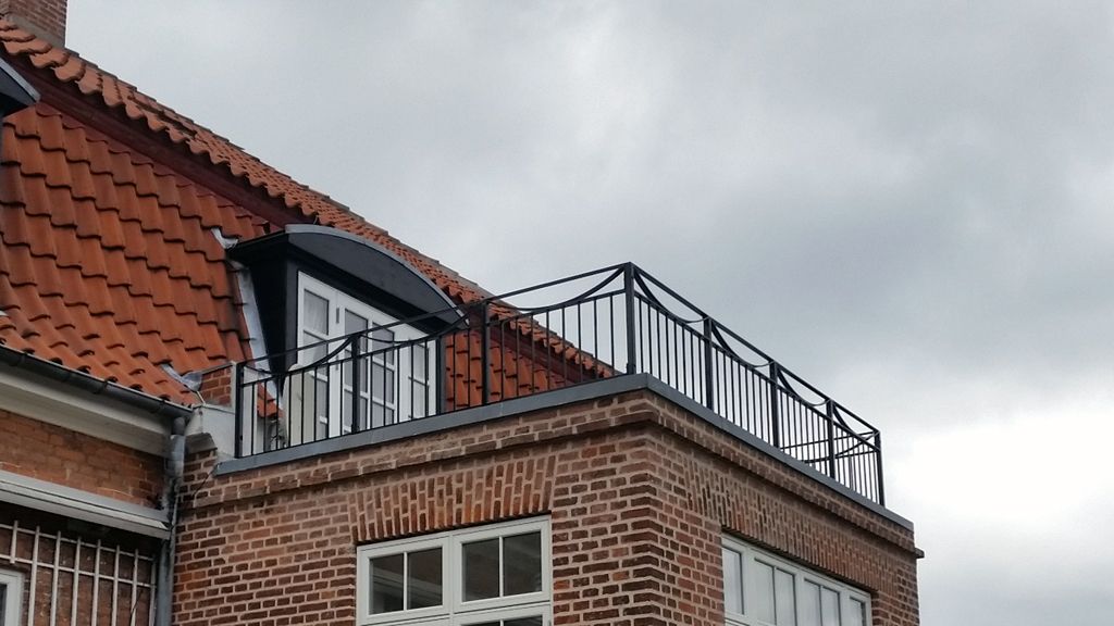 Balkon rækværk model BK-69 fra Smith & Co.