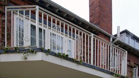 Balkon rækværk model BK-35 fra Smith & Co.