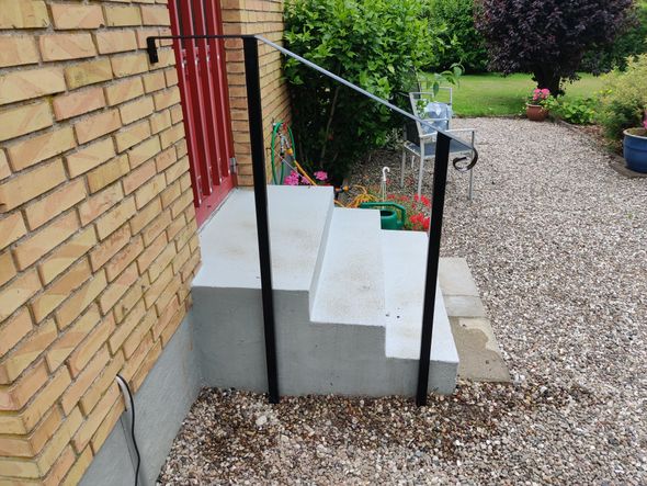 smedejerns håndliste model HL-5, gelænder til væg elller på stolper